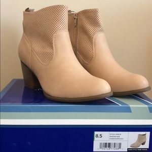 White Mountain booties